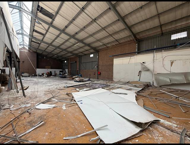 1,760M² WAREHOUSE TO LET IN KYALAMI